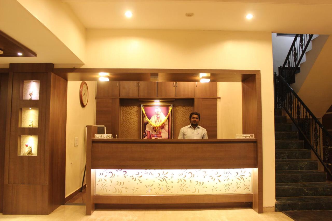 Hotel Laxmibai Palace Shirdi Exterior photo