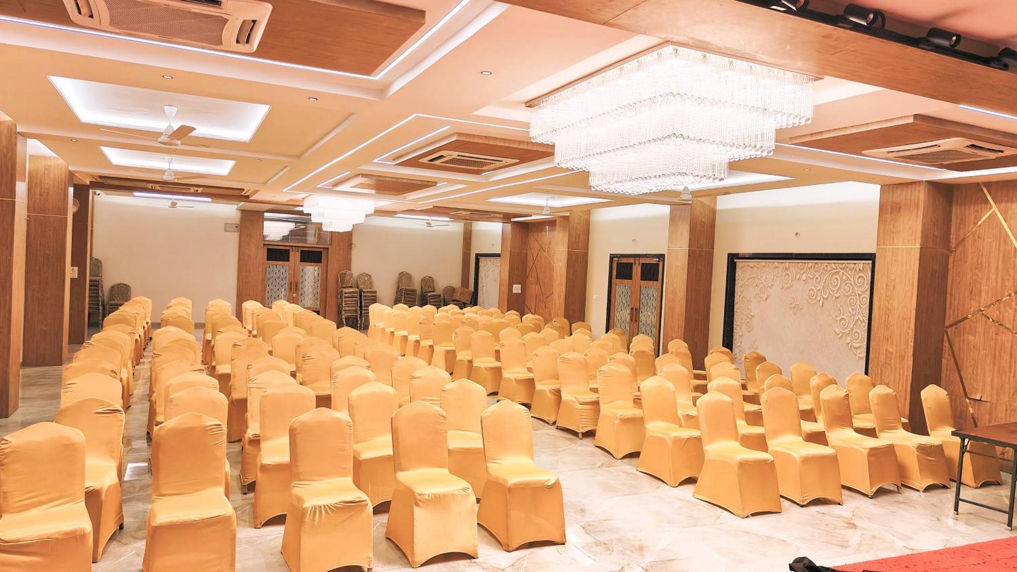 Hotel Laxmibai Palace Shirdi Exterior photo