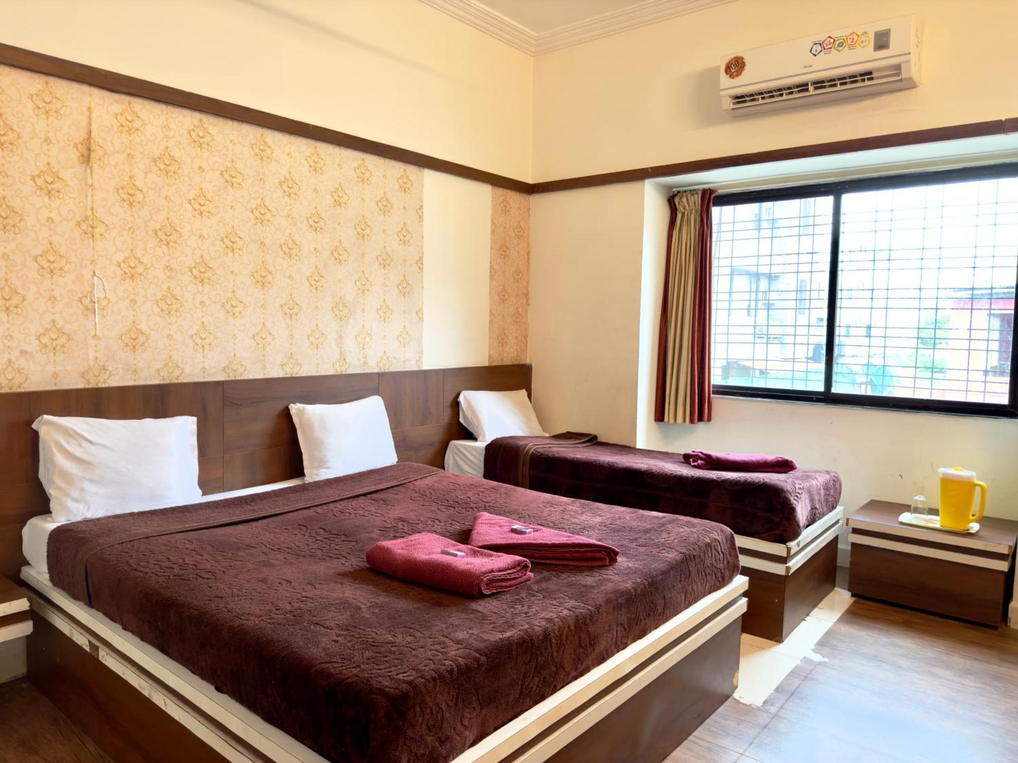 Hotel Laxmibai Palace Shirdi Exterior photo